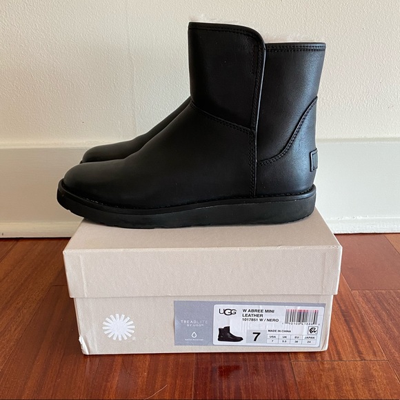 ugg abree mini black